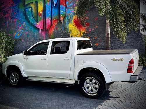 Toyota Hilux Hilux 2.7 SRV 4X4 CD 16V FLEX 4P AUTOMÁTICO