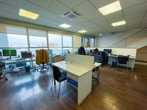 Edificio Con Bodegas Y Oficinas Habilitadas + Terraza