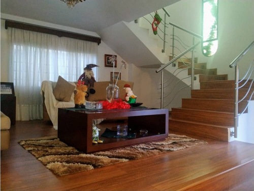Casa Acogedora De Dos Niveles Urb Picott San Antonio De Los Altos