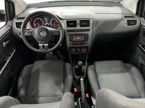Imagem 4 de 20 de Volkswagen Fox 1.6 Msi Trendline 8v 2015