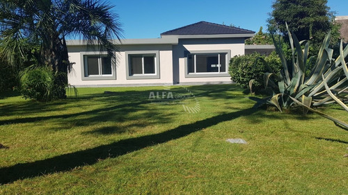 Imagen 2 de 23 de Casa En Venta En Playa Mansa - Punta Del Este