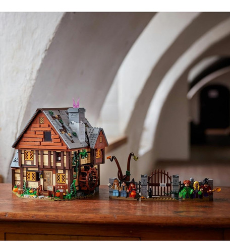 Lego Ideas 21341 - Abracadabra: O Chalé Das Irmãs Sanderson Quantidade De Peças 2316