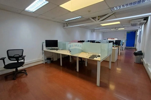 Gran Casa Oficina / Contramaestre Micalvi