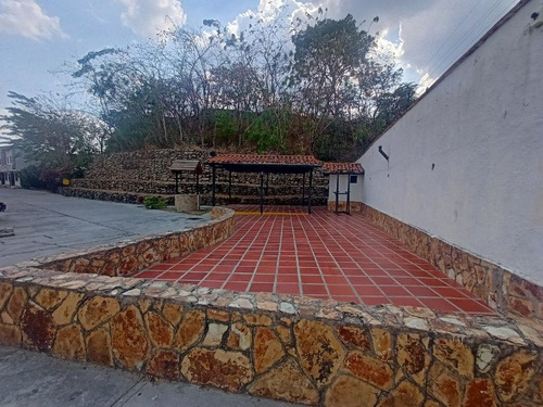 Town House En Conjunto Residencial Villa Florencia 2, Tazajal, Naguanagua. Foth- 426 Fg