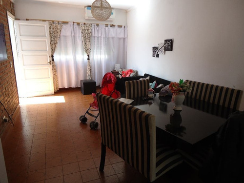 Imagen 3 de 12 de Casa Ph En Venta En Castelar Sur