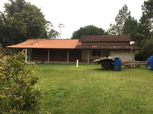 Imagem 1 de 30 de Chácara De Frente Para Represa Ideal Para Moradia E Lazer. - 289 - 34050183