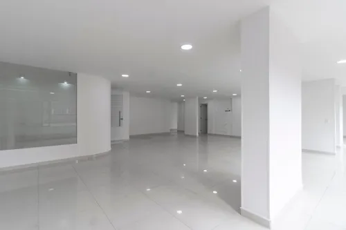 Local En Arriendo/venta En Chapinero Alto. Cod A22221