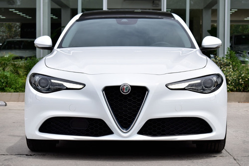 Imagen 2 de 19 de Alfa Romeo Giulia 2.0 200cv 200 Distinctive 2019 - Car Cash