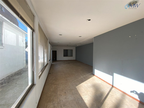 Amplia Casa - Oficina En Venta En El Mejor Barrio De Ñuñoa