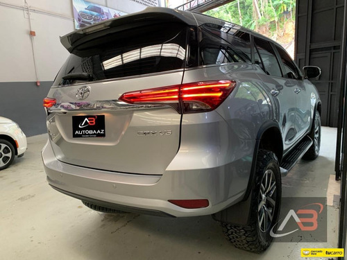 Imagen 4 de 14 de Toyota Fortuner Dubai