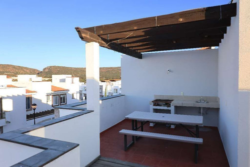 Casa En Venta En San Miguel De Allende: 3 Recámaras Y Rooftop