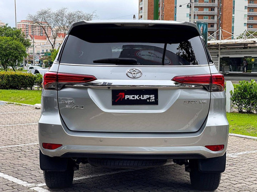 Imagem 5 de 8 de Toyota Hilux Sw4 4.0 Srx 4x4 7 Lugares V6 24v Gasolina 4p