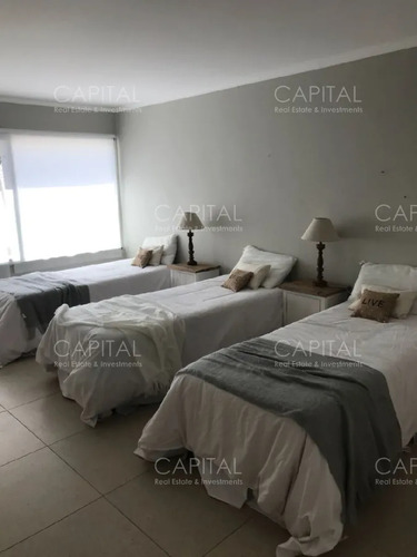 Apartamento De Tres Dormitorios En Península Venta