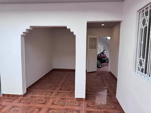 Casa En Popayan Barrio Cadillal , Como Nueva 4 Habitaciones, Dos Baños , Sala , Comedor ,patio , Lugar De Ropas En Segundo Piso.