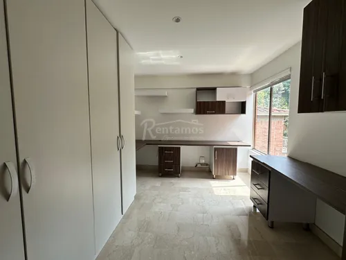 Casa En Venta En Benedictinos. Cod V775845