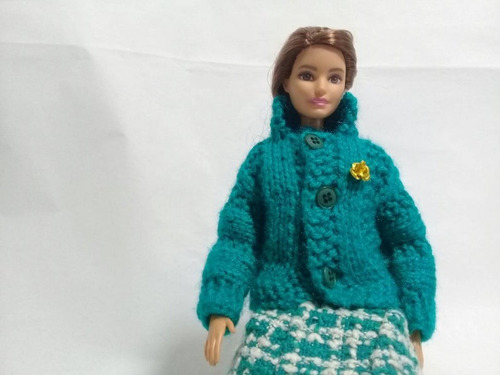 Imagen 3 de 6 de Conjunto De Ropa Para Muñeca Barbie, Pollera ,saco Y Blusa.