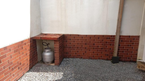 Imagem 22 de 28 de Sobrado Geminado No Nova Brasília Com 2 Quartos Para Venda, 80 M² - Kr197
