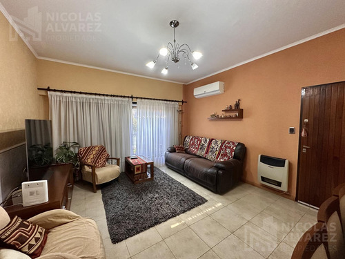Espectacular Casa 4 Ambientes En Venta Con Quincho, Lomas Del Mirador