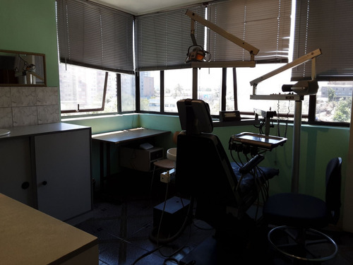 Se Vende 2 Oficinas/consulta Medica, Cdte Whiteside Con La M