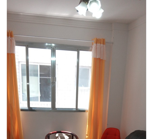 Apartamento De 1 Dormitório. Prédio Com Elevadores. No Centro Do Bairro!!