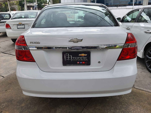 Imagen 5 de 14 de Chevrolet Aveo 2015 4p Lt L4/1.6 Man