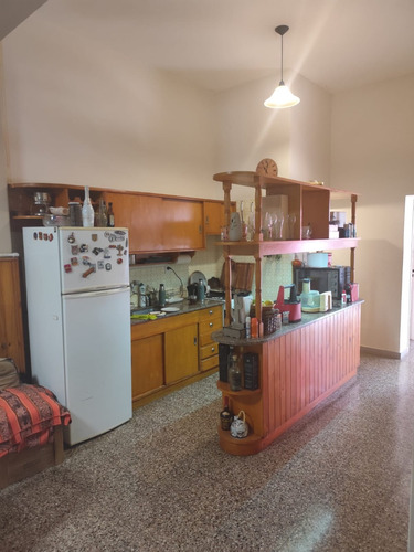 Casa De 3 Ambientes Proximo A Estacion Munro