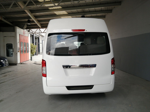 Nissan Urvan 2.5 15 Pas Amplia Aa Mt