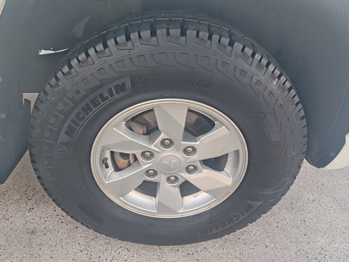 Mitsubishi L200 2.4 Cabina Doble 4x2 Mt