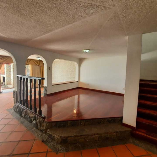 Imagen 3 de 21 de Vendo Casa 320m2 4h/3b/2p Santa Ines 4924