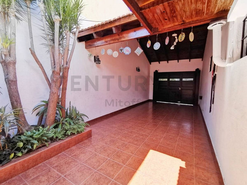 Imagen 2 de 30 de Casa En Venta 4 Dormitorios La Plata