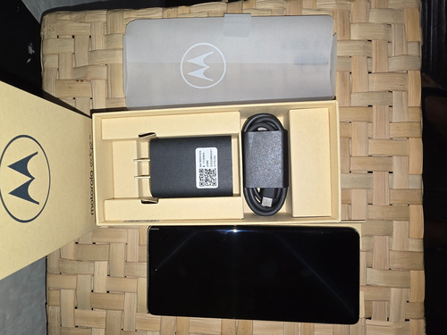 Motorola Edge 40 256gb 8ram (Usado)