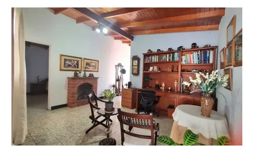 Edificio De Tres Niveles En La Magnolia, Envigado