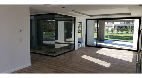 Imagen 10 de 30 de Casa Minimalista A Estrenar En Kentucky