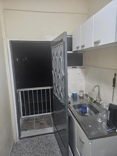 Apartamento En Venta, 1 Dormitorio Bien Ubicado Proximo A Gral Flores. Cerrito