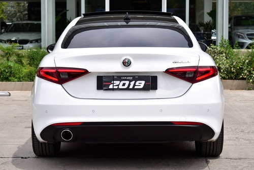 Imagen 5 de 19 de Alfa Romeo Giulia 2.0 200cv 200 Distinctive 2019 - Car Cash