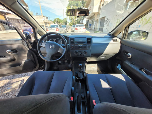 Nissan Tiida 1.8 Visia