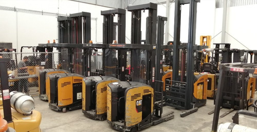 Imagen 3 de 12 de Montacargas Hombre Parado Doble Reach Caterpillar