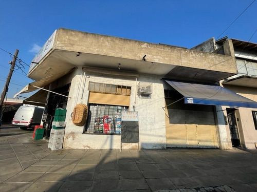 Imagen 2 de 4 de Esquina Con Locales En Venta/ Isidro Casanova
