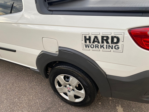 Fiat Strada 1.4 Hard Working Cab. Dupla Flex 3p