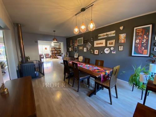 Imagen 1 de 10 de Santa Cruz, Casa Remodelada En Barrio Residencial