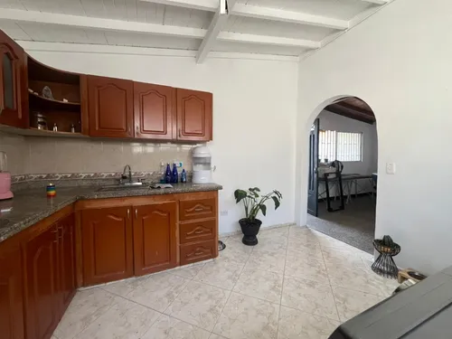 Se Vende Casa En Medellín Barrio Belén San Bernardo (a Unas Cuadras Del Aeroparque)