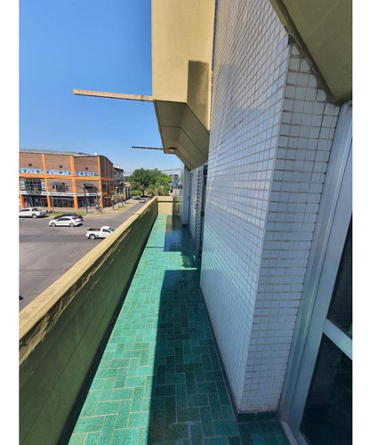 Venta, Departamento 4 Dormitorios Con Quincho Privado.