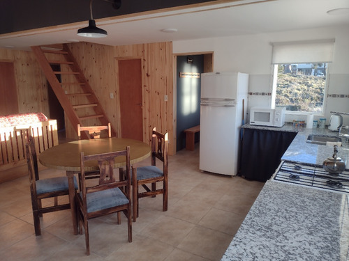 Imagen 10 de 25 de Casa Vacacional Con Estacionamiento Gratis Al Pie De La Montaña