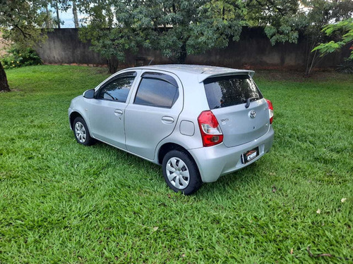 Toyota Etios Hatch 1.3 16v 4p Flex X