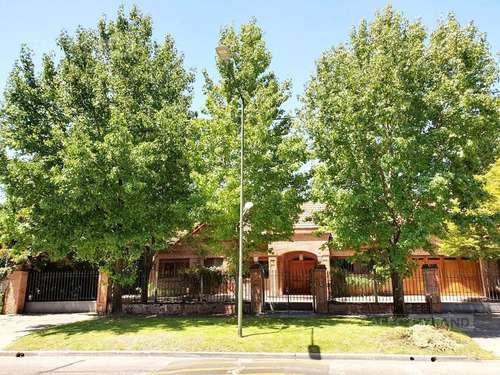 Imagen 4 de 30 de Casa 6 Ambientes En Venta - Las Lomas-jockey