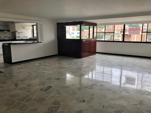 Apartamento Remodelado Para Venta En El Norte, Cali