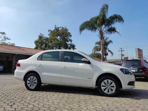Imagem 4 de 15 de Volkswagen Voyage 1.0 2014