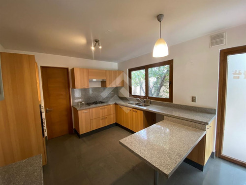 Casa En Venta De 3 Dorm. En Piedra Roja Colina
