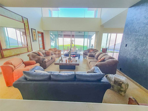 Casa De 664 M2 En Sumiya Jiutepec Morelos $10,800,000.00 Mxn