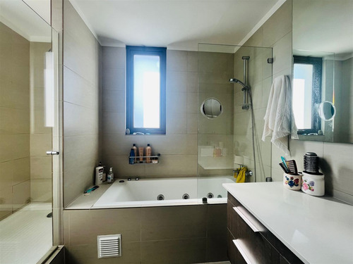 Casa En Venta De 5 Dorm. En Condominio /colegio Mayflower